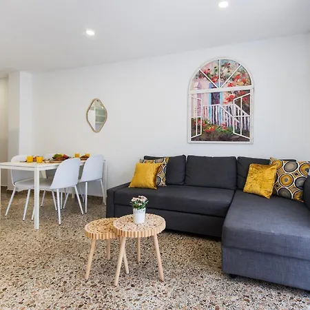 Street Art Fantasy 1 Apartment